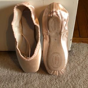 Suffolk Sterling Pointe Shoes